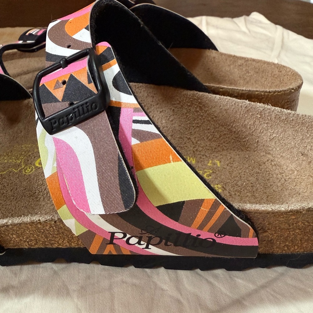 Colorful Patterned Sandals with Buckles - Picture 3 of 4